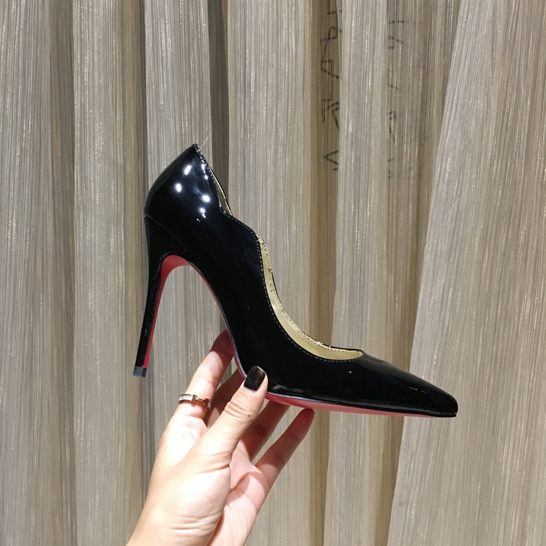 安全安いクリスチャンルブタンChristianLouboutin 靴 実物の写真 スーパーコピー必ず届く N品代引き可能国内発送後払い優良サイト